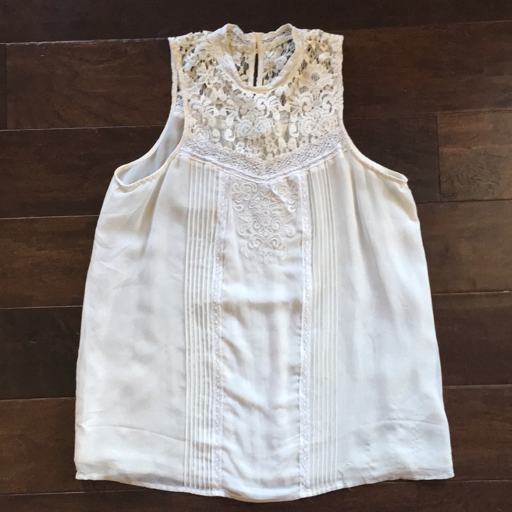 Urban Outfitters Lace Sleeveless Top